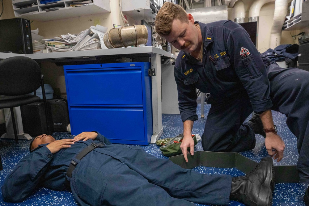 USS Russell (DDG 59) conducts medical training drills