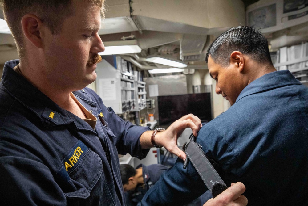 USS Russell (DDG 59) conducts medical training drills