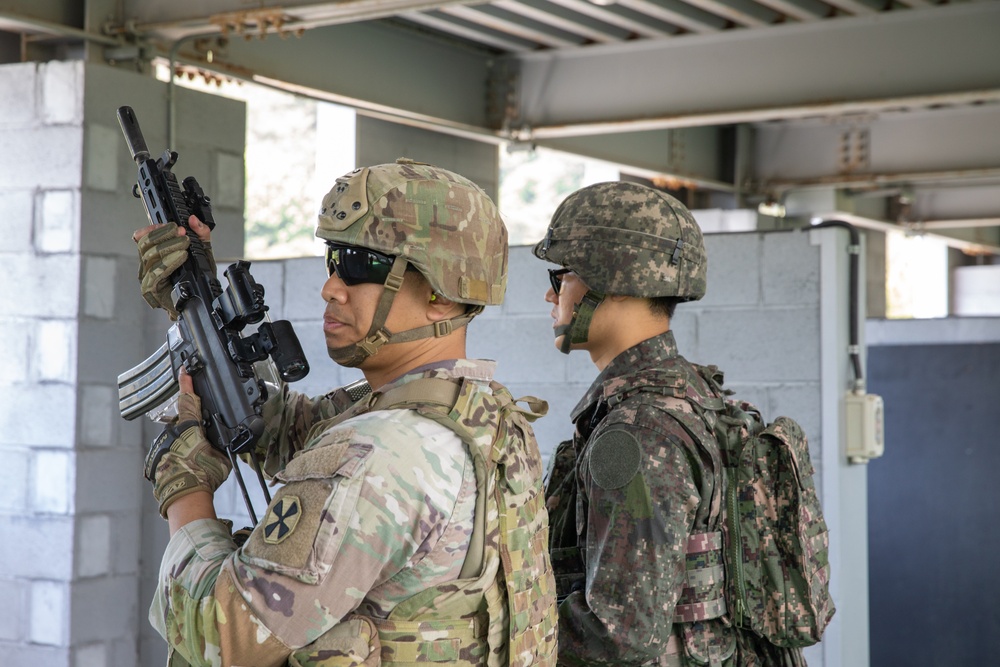 ROK-U.S. Combined Firearm Familiarization Training