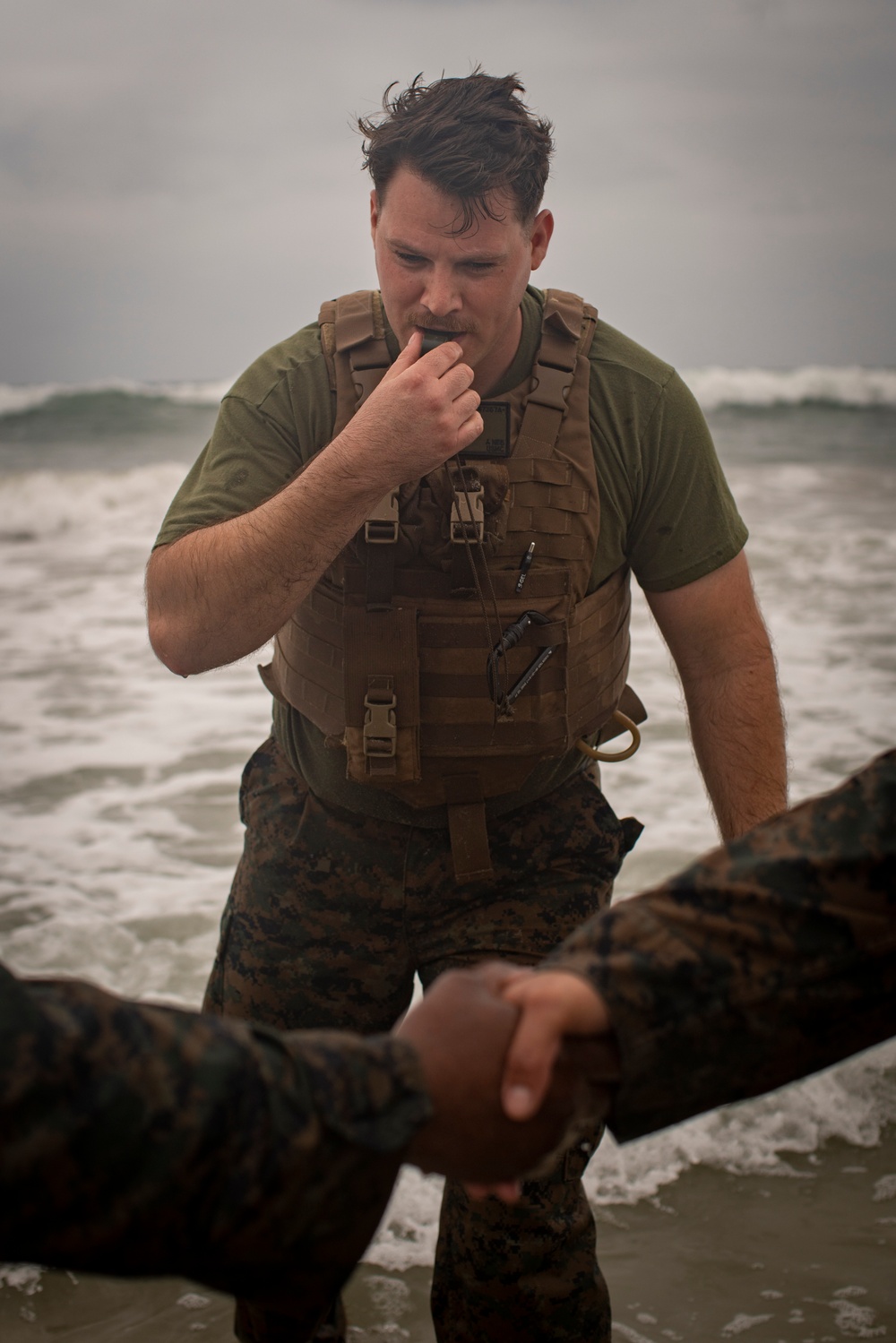 15th MEU Marines Conduct Shallow Water MCMAP PT