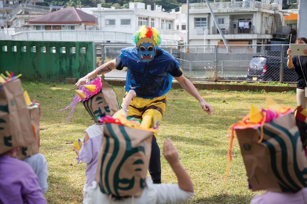MARINES IMMERSE IN JAPANESE CULTURE WITH LOCAL CHILDREN FROM NORTH TO SOUTH / 北から南から、海兵隊員、地元の子どもたちとボランティアで日本文化に浸る