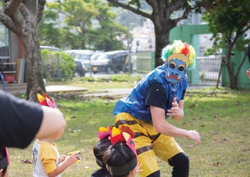 MARINES IMMERSE IN JAPANESE CULTURE WITH LOCAL CHILDREN FROM NORTH TO SOUTH / 北から南から、海兵隊員、地元の子どもたちとボランティアで日本文化に浸る