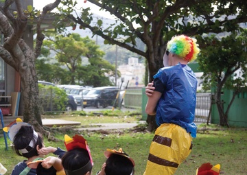 MARINES IMMERSE IN JAPANESE CULTURE WITH LOCAL CHILDREN FROM NORTH TO SOUTH / 北から南から、海兵隊員、地元の子どもたちとボランティアで日本文化に浸る
