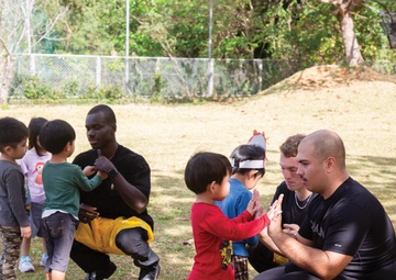 MARINES IMMERSE IN JAPANESE CULTURE WITH LOCAL CHILDREN FROM NORTH TO SOUTH / 北から南から、海兵隊員、地元の子どもたちとボランティアで日本文化に浸る