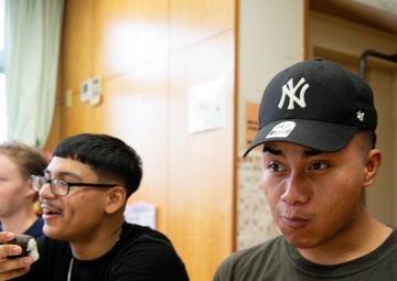 MARINES IMMERSE IN JAPANESE CULTURE WITH LOCAL CHILDREN FROM NORTH TO SOUTH / 北から南から、海兵隊員、地元の子どもたちとボランティアで日本文化に浸る