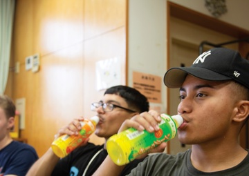 MARINES IMMERSE IN JAPANESE CULTURE WITH LOCAL CHILDREN FROM NORTH TO SOUTH / 北から南から、海兵隊員、地元の子どもたちとボランティアで日本文化に浸る
