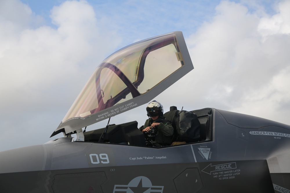 U.S.-AUS Aerial Refueling Across the Pacific