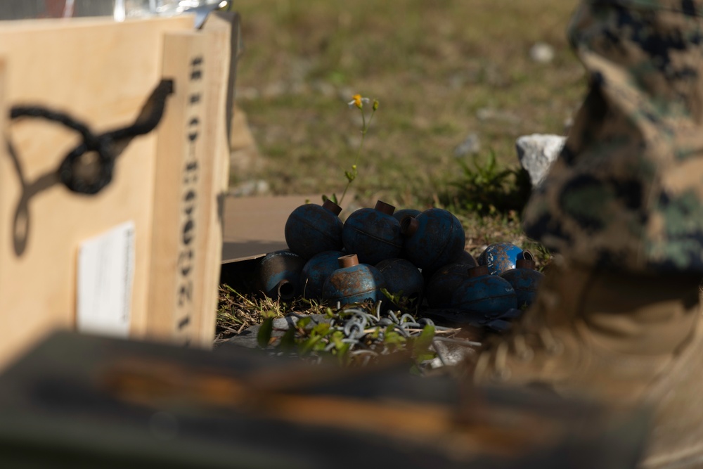 DVIDS - Images - Marines with 3rd Intelligence Battalion throw grenades ...