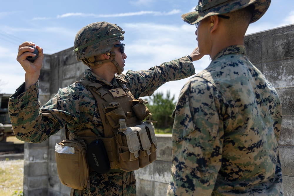 DVIDS - Images - Marines with 3rd Intelligence Battalion throw grenades ...