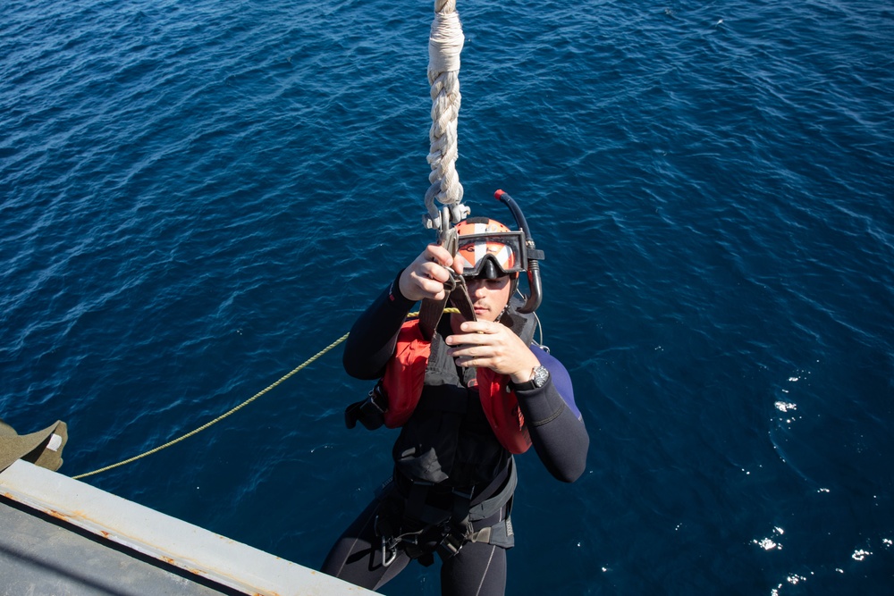 USS Paul Ignatius (DDG 117) Conducts Man Overboard Drill