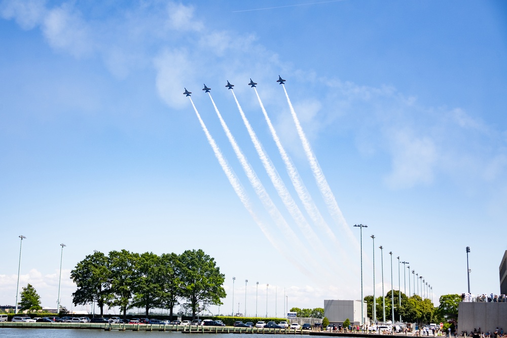 DVIDS Images Blue Angels at the 2024 USNA Commissioning Week [Image