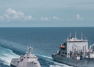 Netherlands, U.S. naval forces conduct South China Sea operations