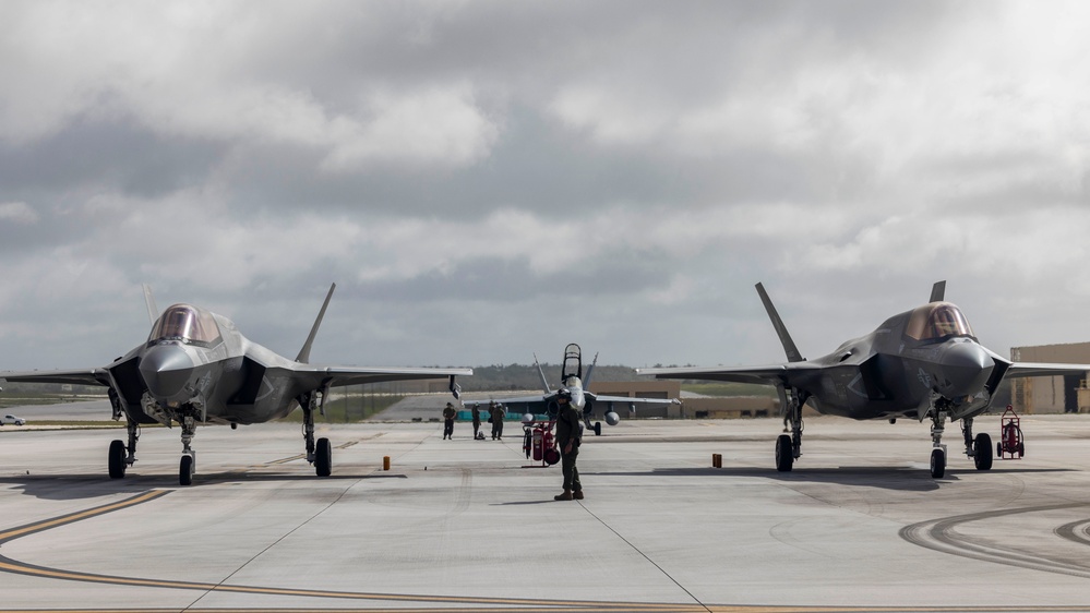 VMFA(AW)-224 and VMFA-121 conduct flight operations