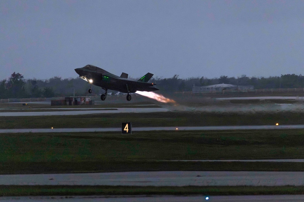 VMFA(AW)-224 and VMFA-121 conduct flight operations