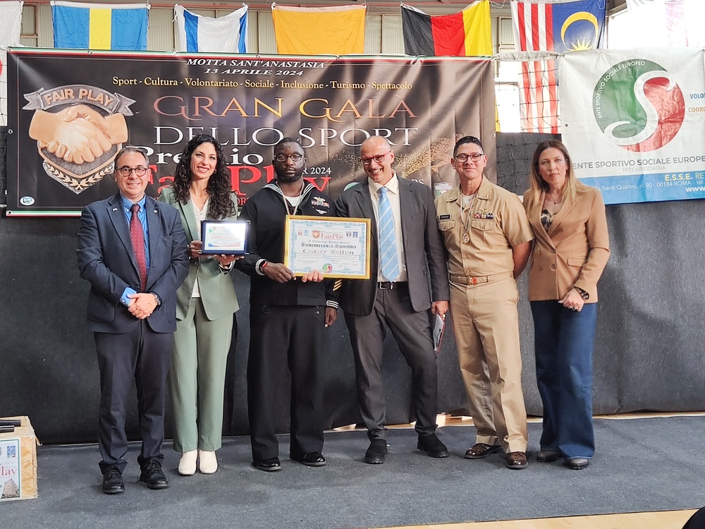 Sailor Awarded for Community Service in Sicily