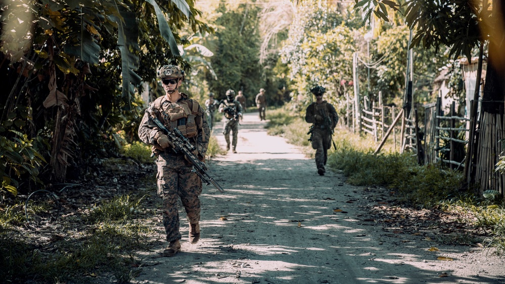 US, Philippine Marines Conduct Reconnaissance Patrols on Palawan