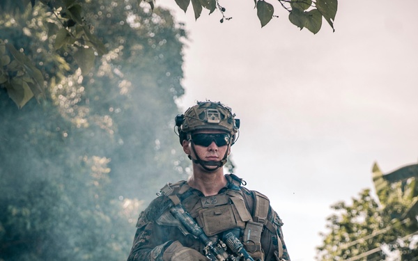 15th MEU Strengthens Relationships, Completes ACDC in Philippines