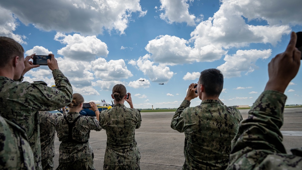 USNA Midshipmen and Staff Tour Blue Angels