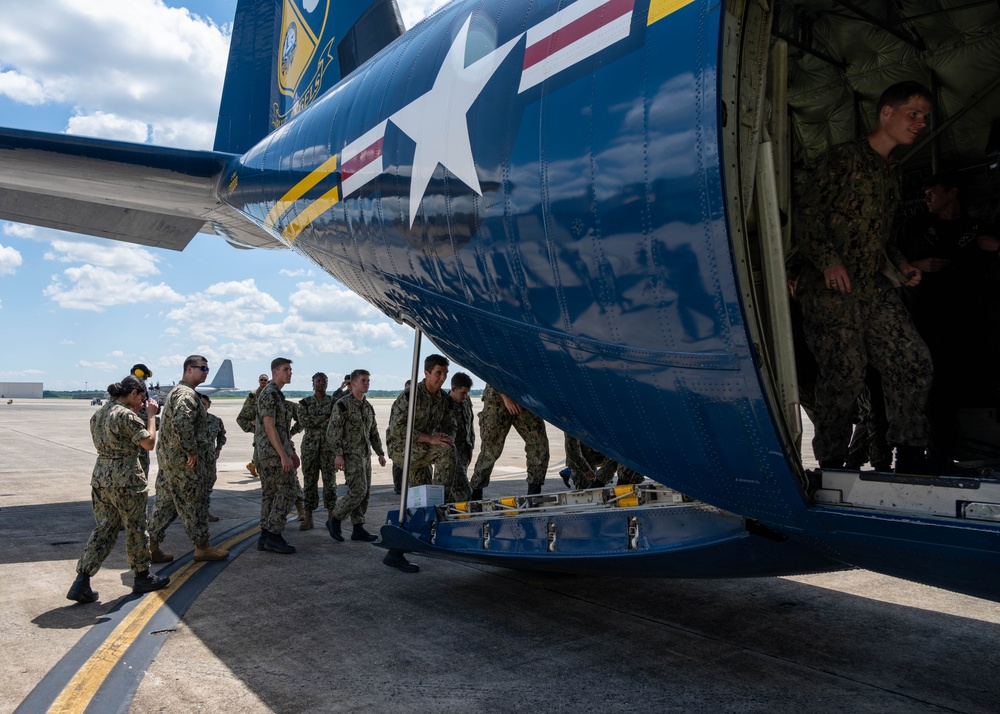 USNA Midshipmen and Staff Tour Blue Angels