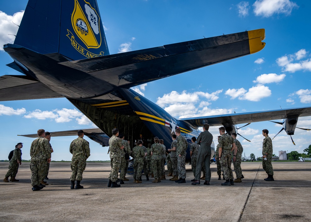 USNA Midshipmen and Staff Tour Blue Angels