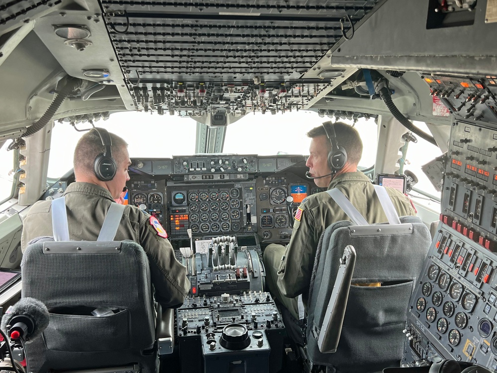 E-4B flight deck