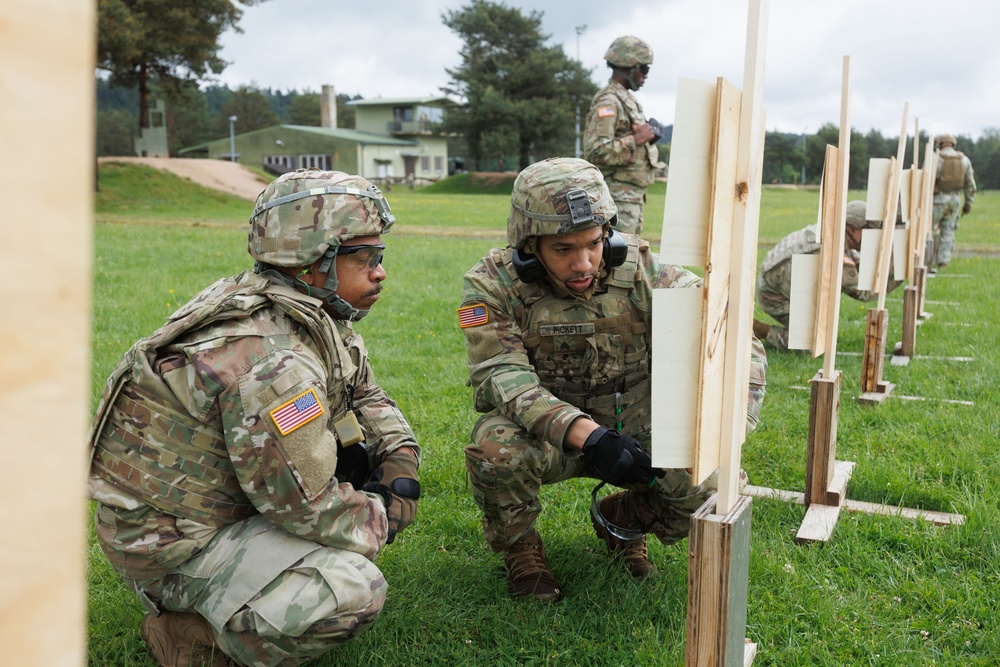 7ATC Soldiers Conduct M4A1 Qualifications