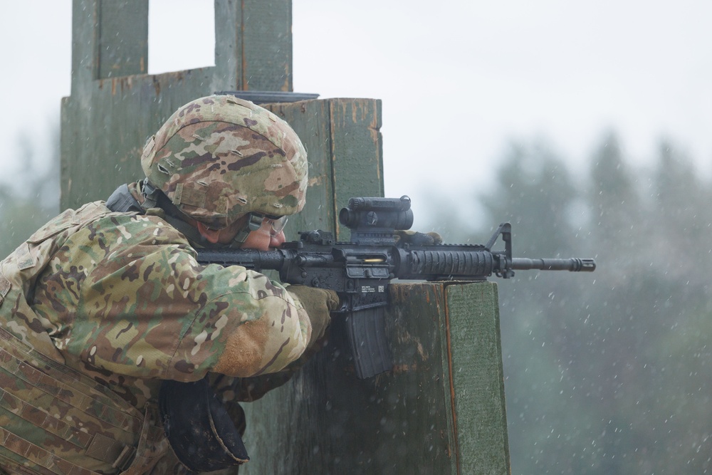 7ATC Soldiers Conduct M4A1 Qualifications