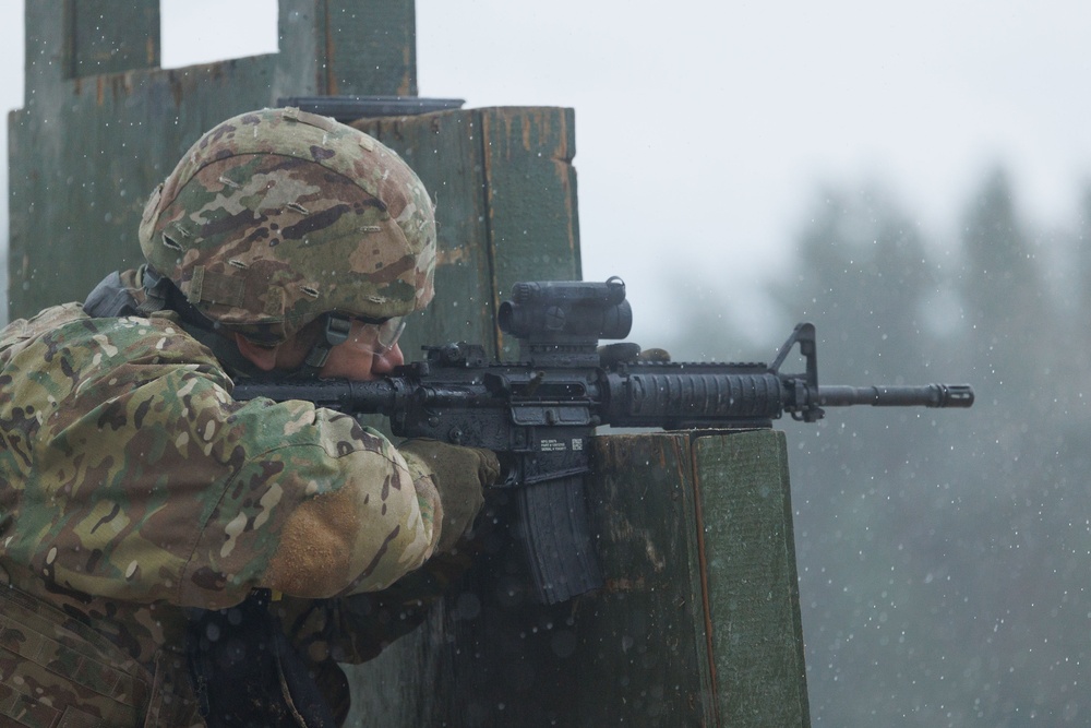 7ATC Soldiers Conduct M4A1 Qualifications