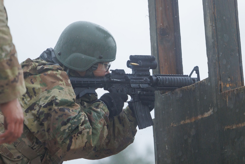 7ATC Soldiers Conduct M4A1 Qualifications