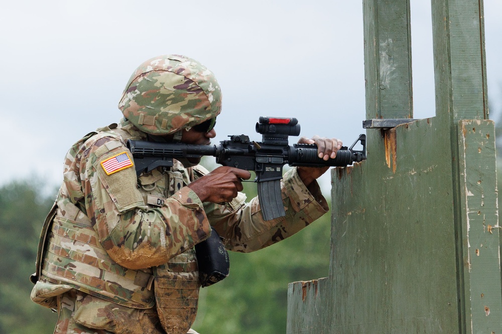 7ATC Soldiers Conduct M4A1 Qualifications