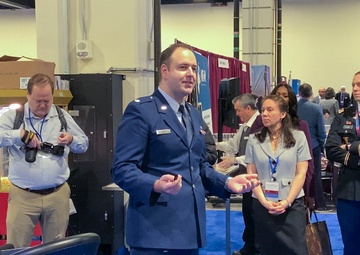 Air Force dentist presents innovative military healthcare research at AMSUS