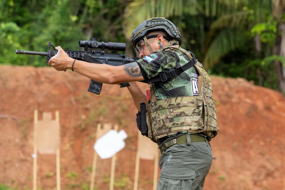 Competitors take part in Fuerzas Comando 24 Assaulter Course IV