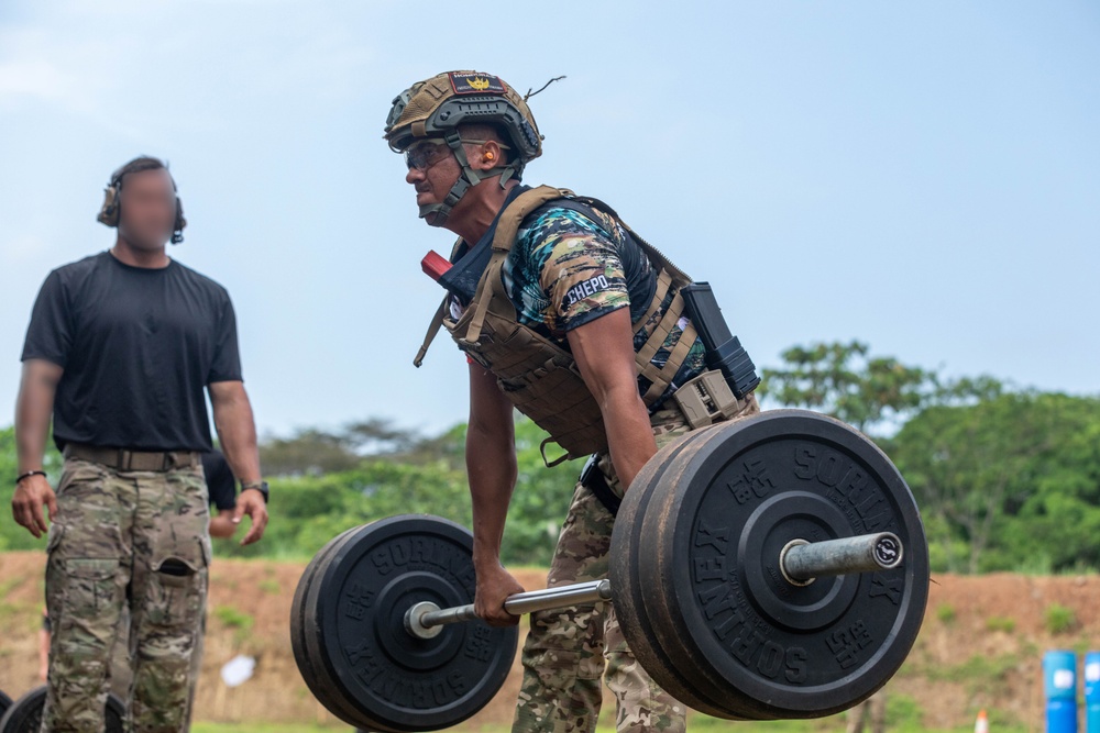 Competitors take part in Fuerzas Comando 24 Assaulter Course IV
