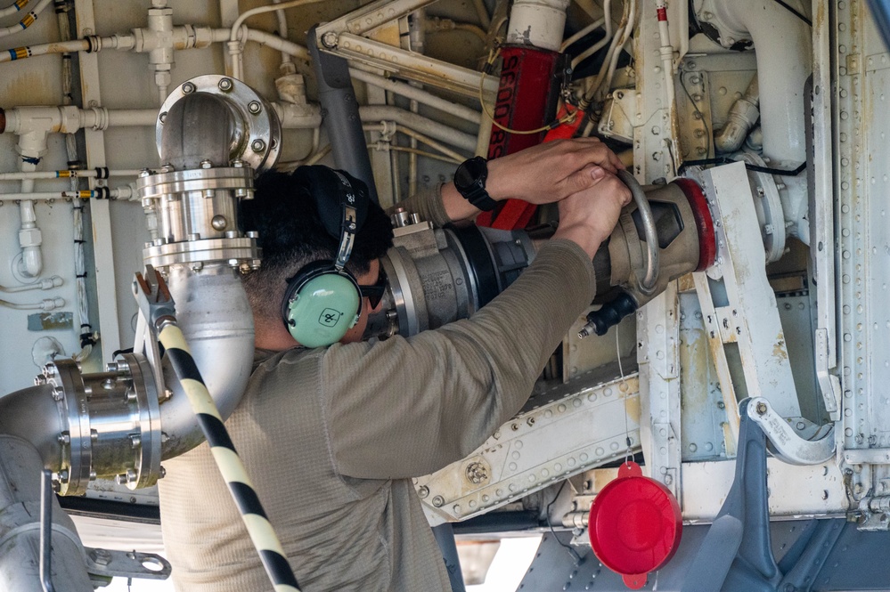 Pathfinders support 100th ARW with hot pit refuel