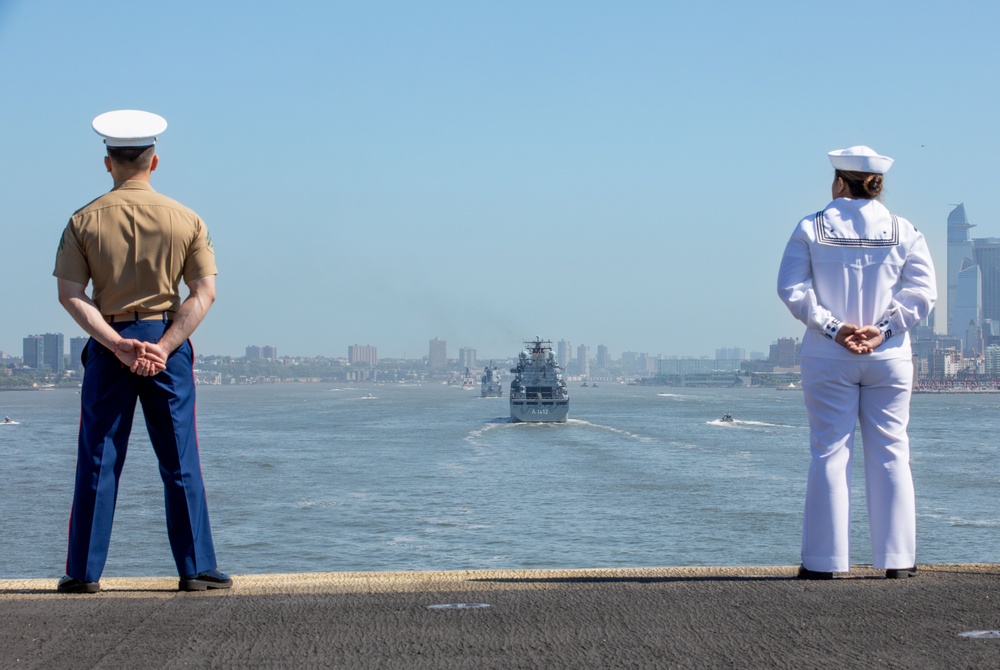 USS Bataan arrives in New York City