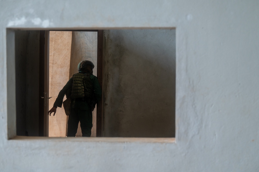 Ivorian Special Forces conduct a simulated raid