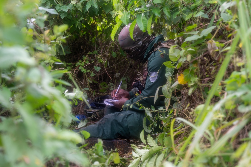 Ivorian Special Forces conduct a simulated raid
