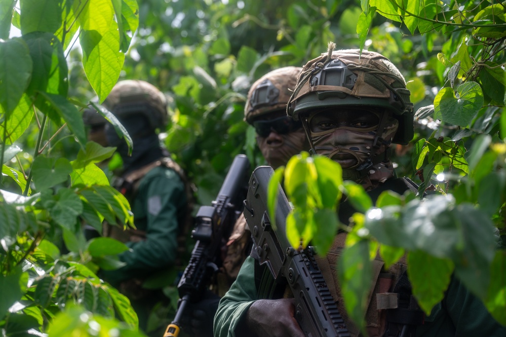 Ivorian Special Forces conduct a simulated raid