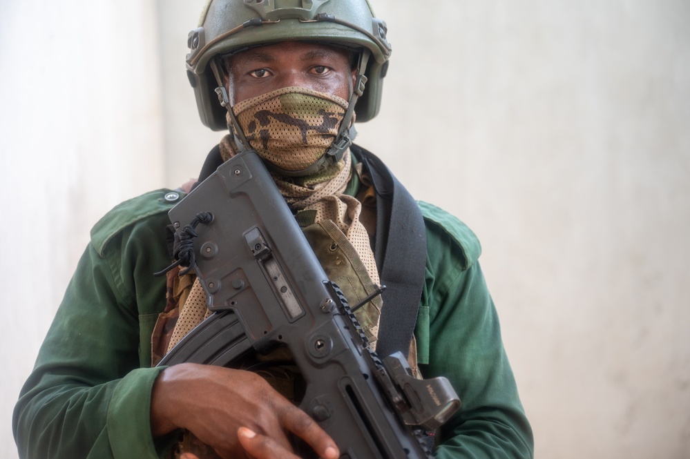 Ivorian Special Forces conduct a simulated raid