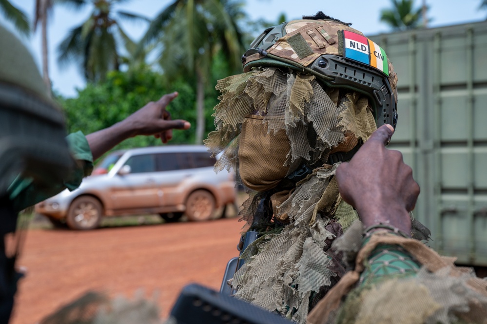 Ivorian Special Forces conduct a simulated raid