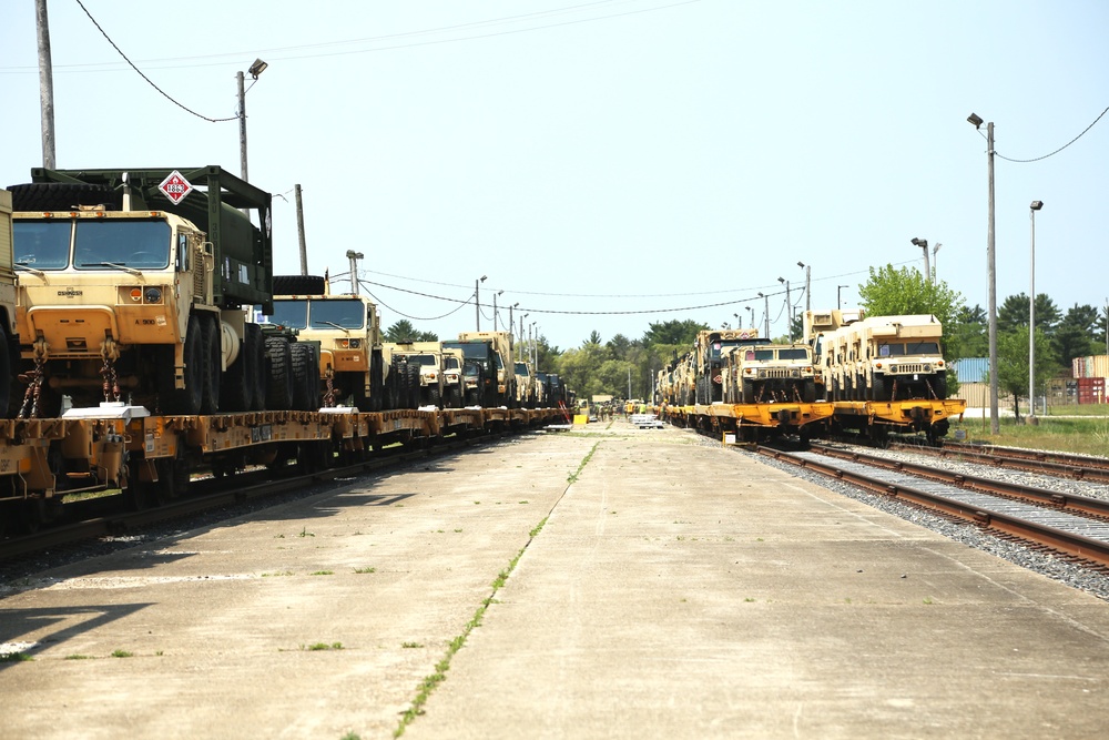 32nd Infantry Brigade Combat Team Soldiers complete ‘largest rail movement with civilian linehaul Wisconsin National Guard has ever done’