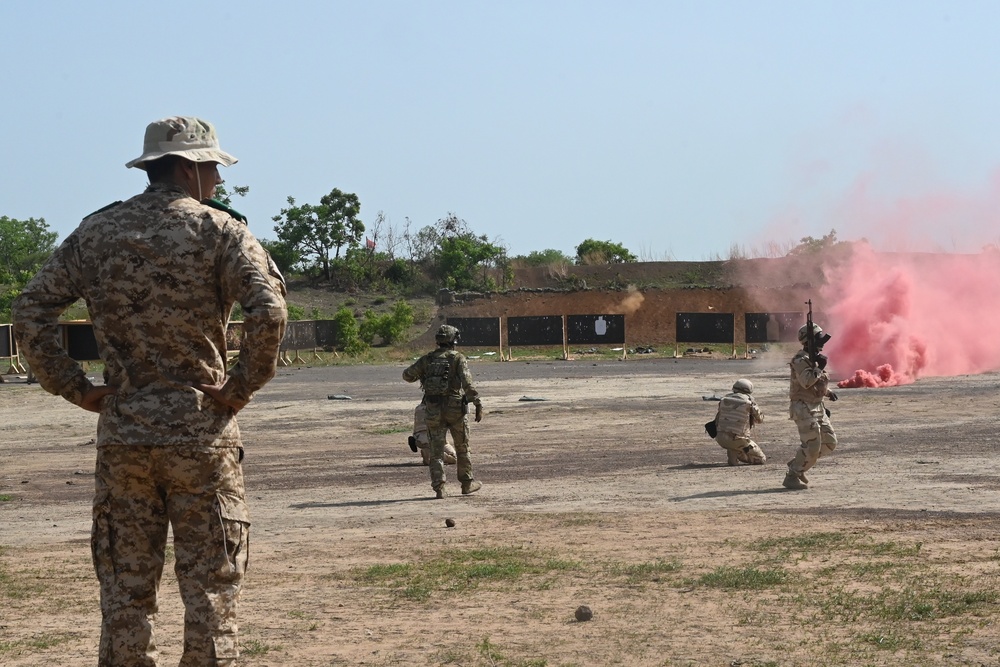 Spanish and Mauritanian Special Forces Move Together at Flintlock 24