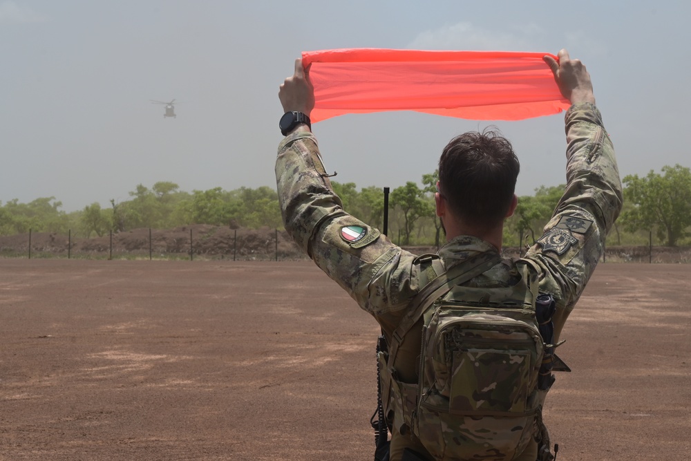 Italy and Tunisian Special Forces Conduct Fast Rope Drop at Flintlock 24