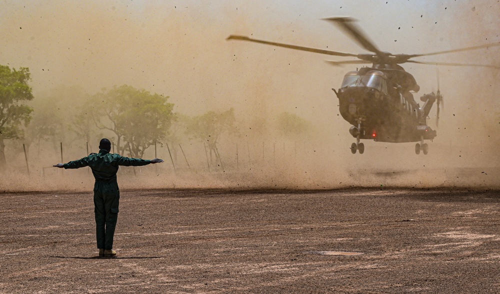 Italy and Tunisian Special Forces Conduct Fast Rope Drop at Flintlock 24