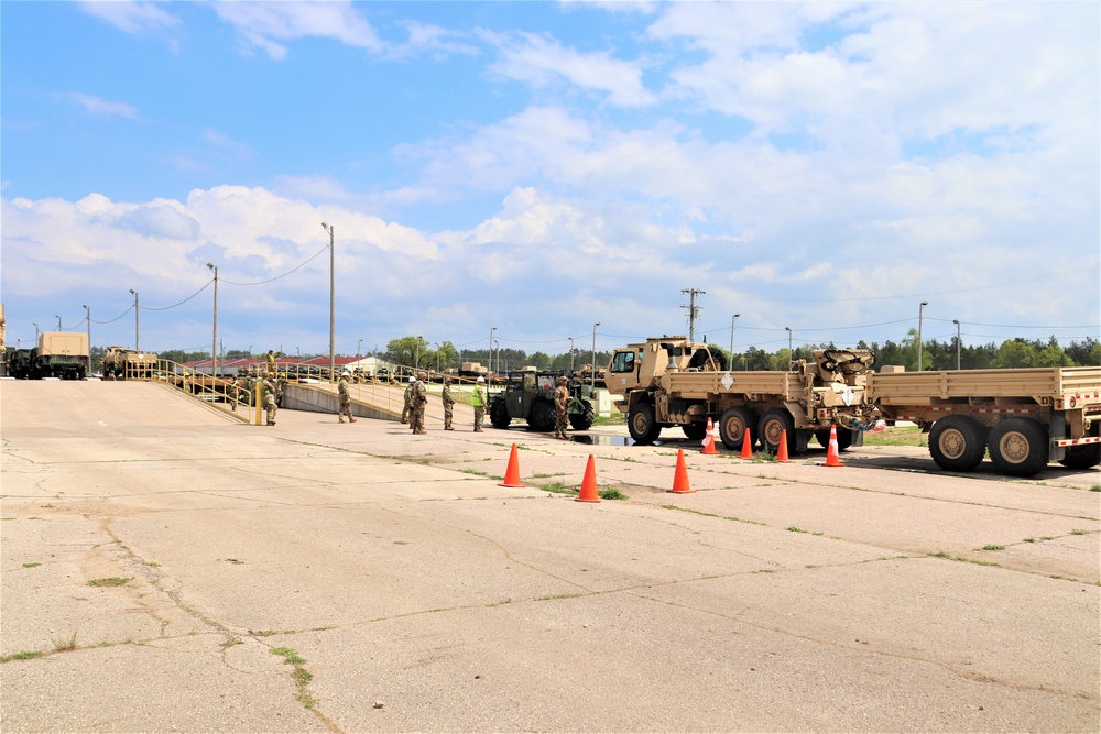 32nd Infantry Brigade Combat Team Soldiers complete ‘largest rail movement with civilian linehaul Wisconsin National Guard has ever done’