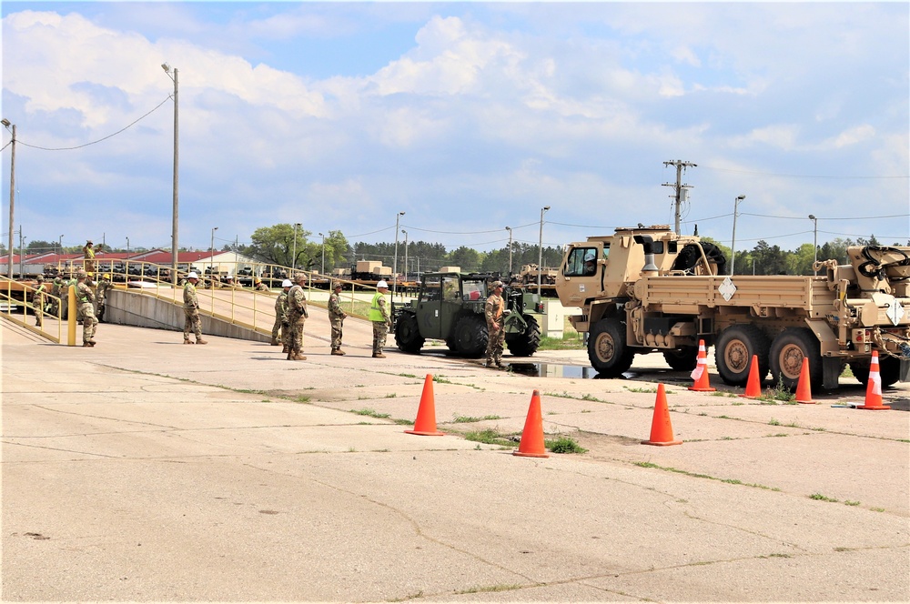 32nd Infantry Brigade Combat Team Soldiers complete ‘largest rail movement with civilian linehaul Wisconsin National Guard has ever done’