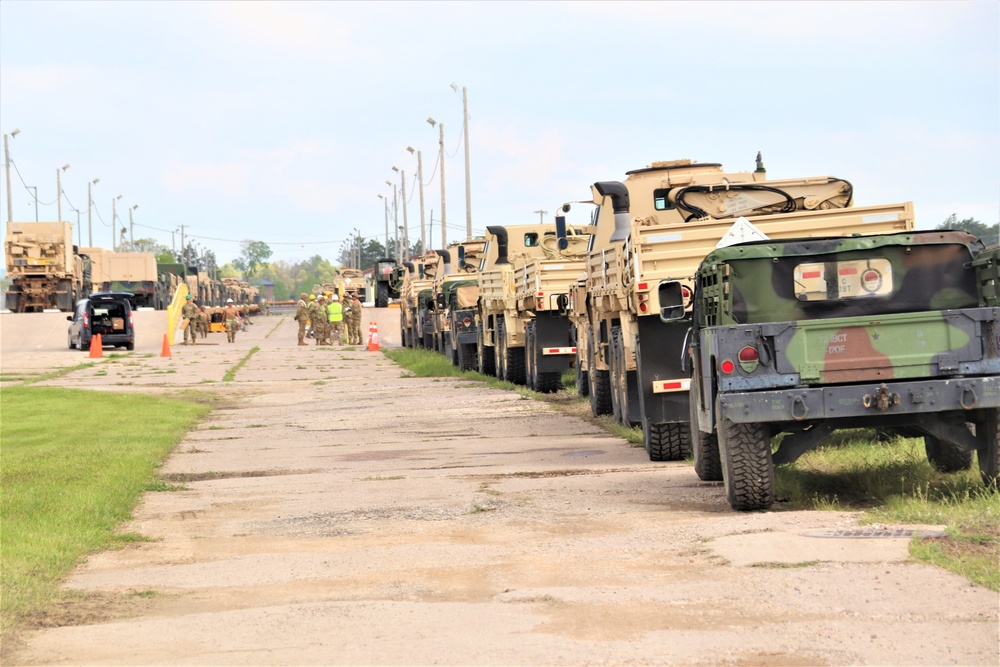 32nd Infantry Brigade Combat Team Soldiers complete ‘largest rail movement with civilian linehaul Wisconsin National Guard has ever done’