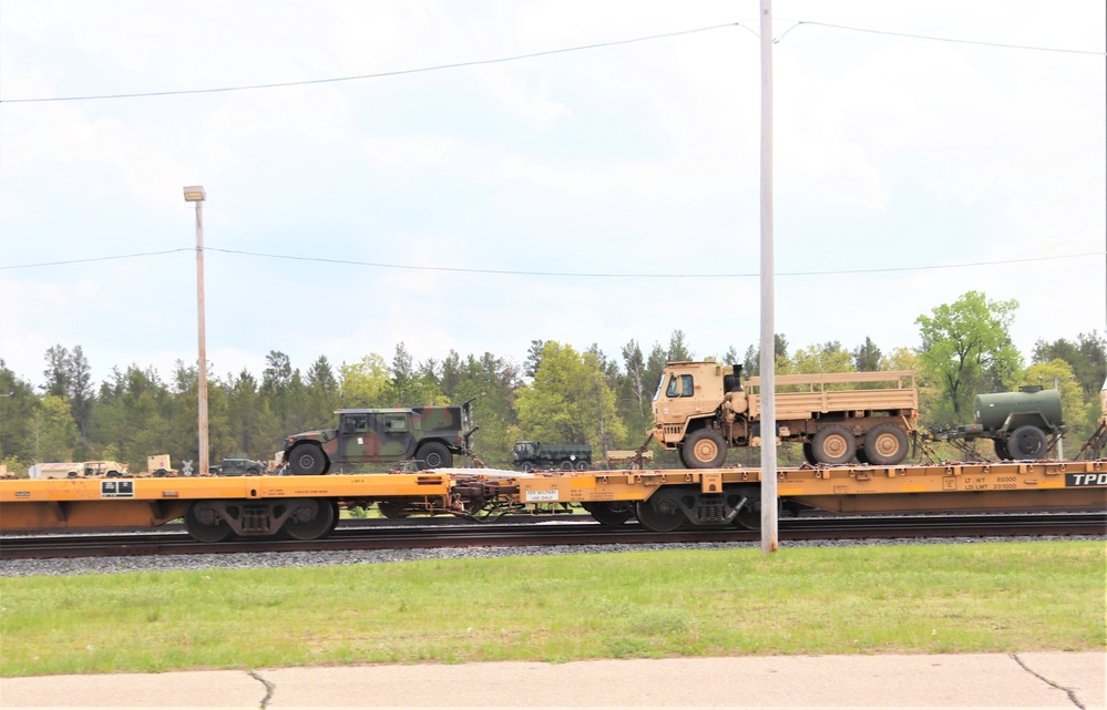 32nd Infantry Brigade Combat Team Soldiers complete ‘largest rail movement with civilian linehaul Wisconsin National Guard has ever done’