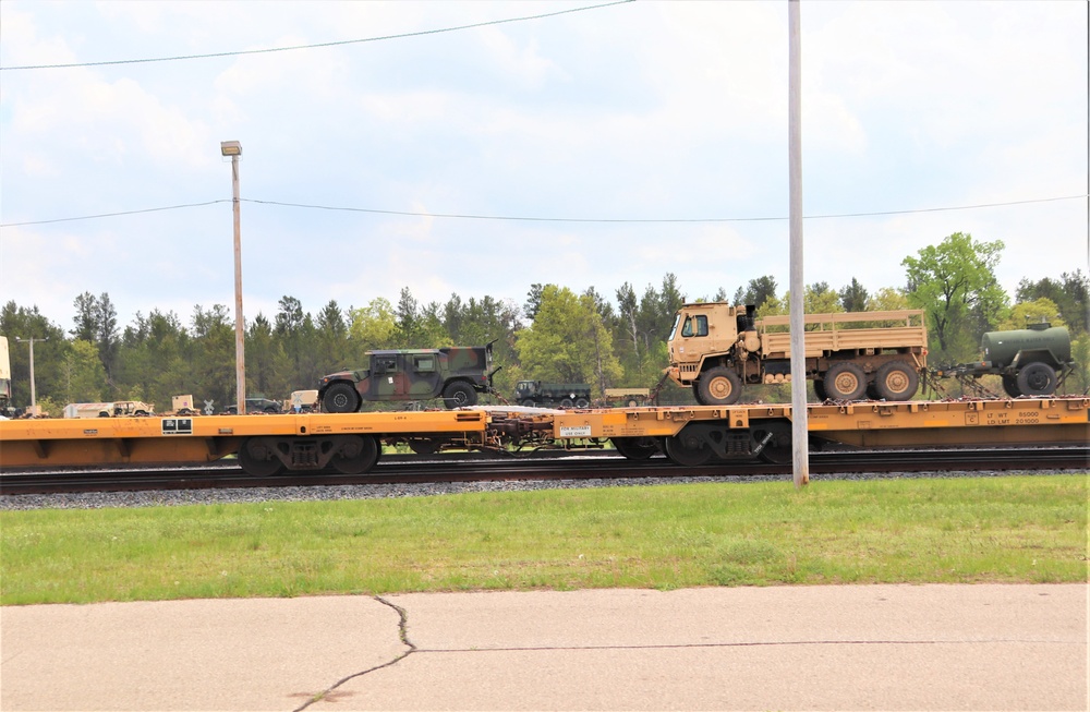 32nd Infantry Brigade Combat Team Soldiers complete ‘largest rail movement with civilian linehaul Wisconsin National Guard has ever done’