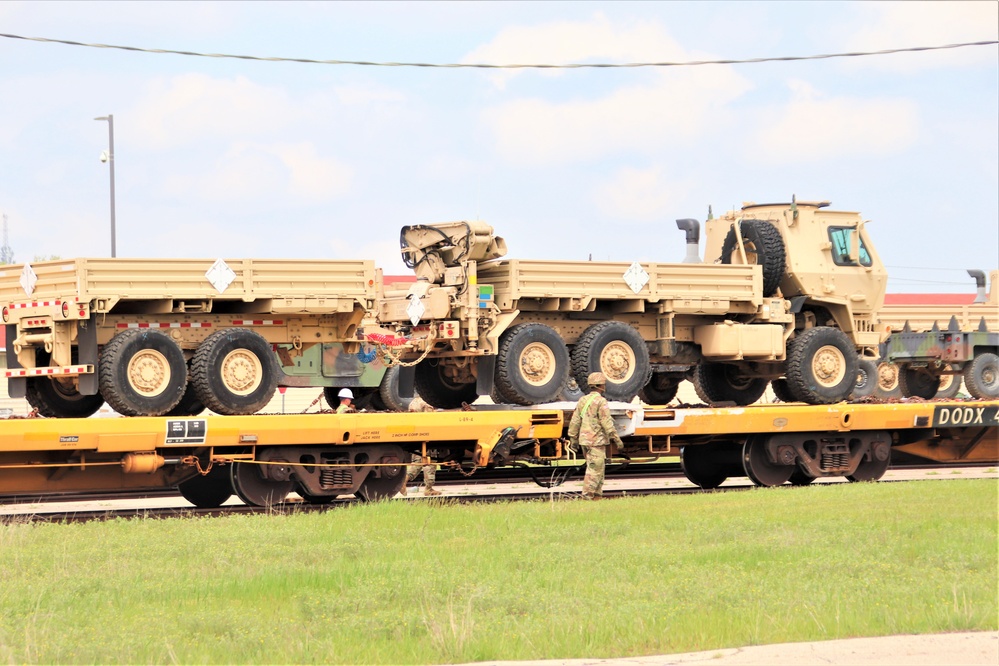 32nd Infantry Brigade Combat Team Soldiers complete ‘largest rail movement with civilian linehaul Wisconsin National Guard has ever done’